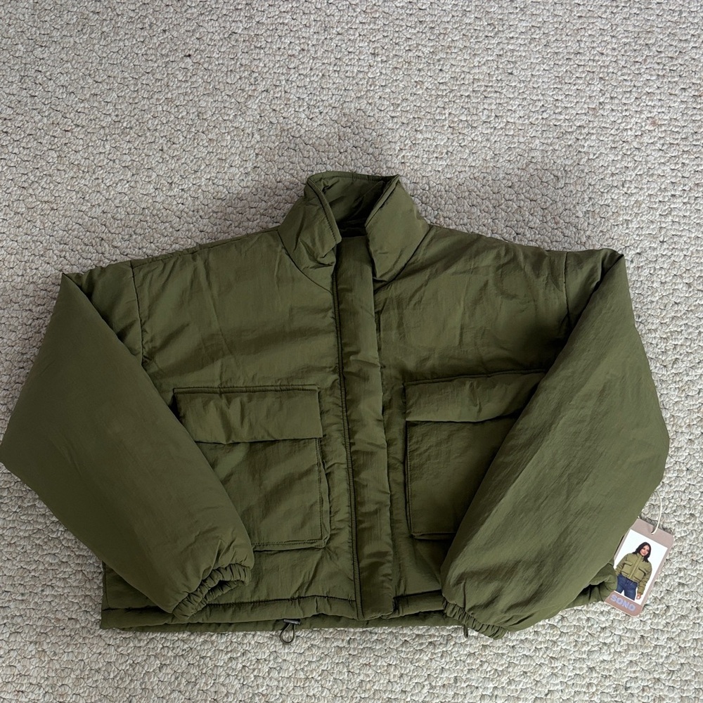 NWT cropped puffer jacket